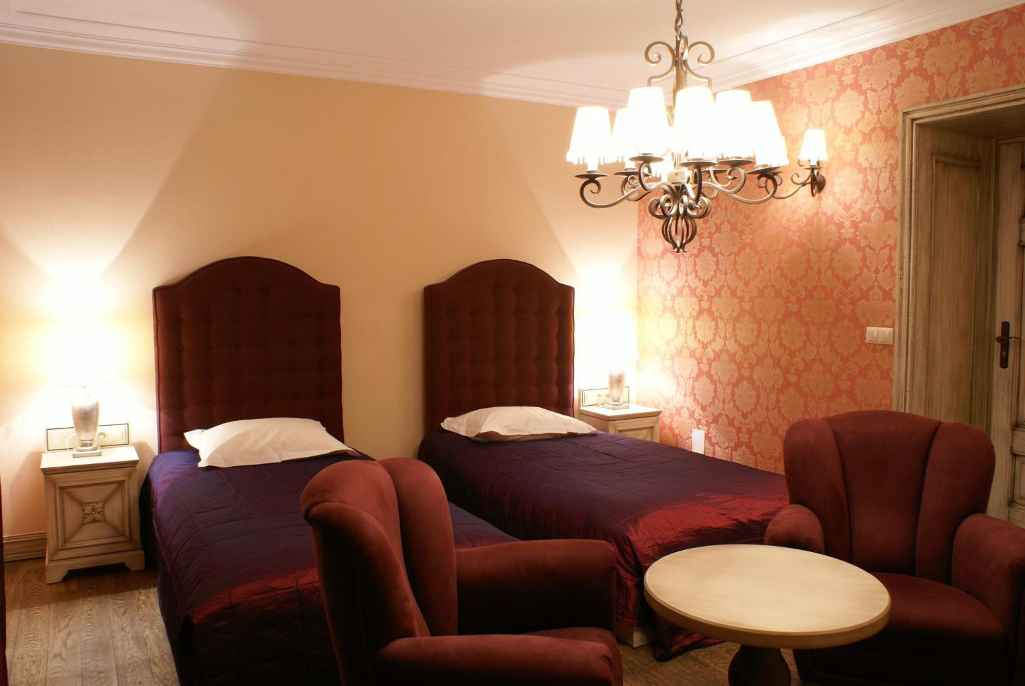 Berberys Park Hotel Казимеж-Дольны Экстерьер фото